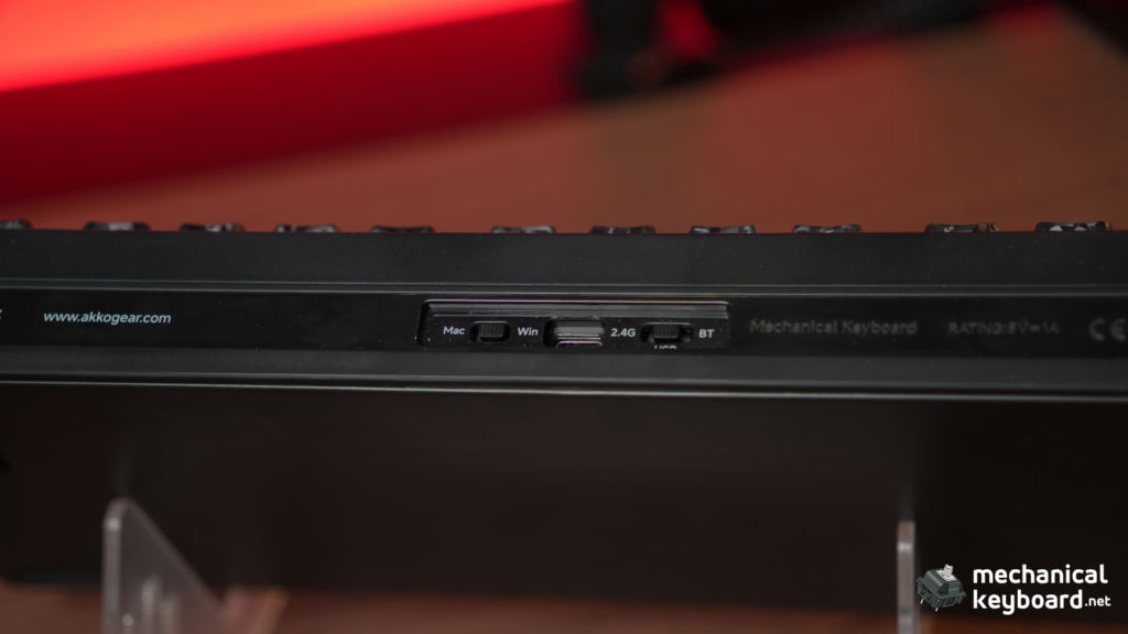 Akko 5075 V5 TMR connectivity options